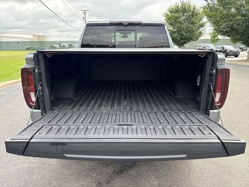 Certified 2021 GMC Sierra 1500 AT4 w/ AT4 Premium Package AWD/4WD image 17