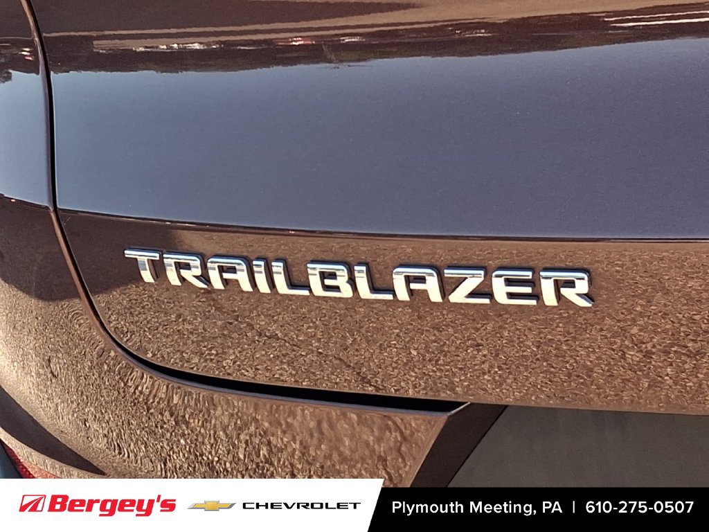 Certified 2023 Chevrolet TrailBlazer LT w/ Convenience Package FWD image 32