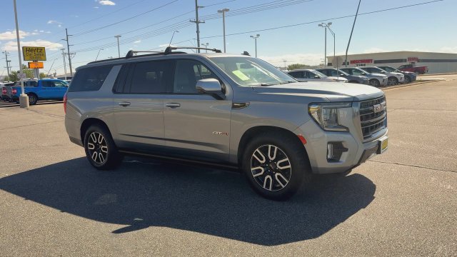 Used 2024 GMC Yukon XL AT4 w/ AT4 Premium Plus Package AWD/4WD image 2