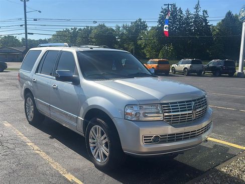Used 2012 Lincoln Navigator 4WD image 4