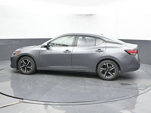 Used 2024 Nissan Sentra SV FWD image 9