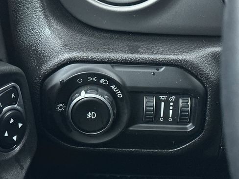 Used 2021 Jeep Wrangler Unlimited Sport image 30