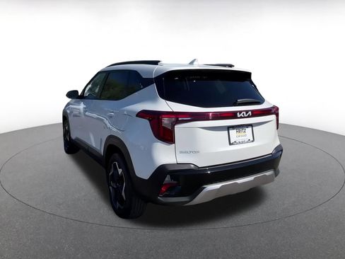 Used 2025 Kia Seltos S image 11