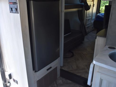 Used 2022 Ford E-450 and Econoline 450 Super Duty w/ Motorhome Prep Package RWD image 17