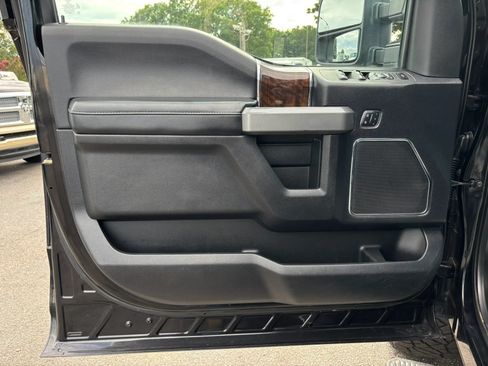 Used 2017 Ford F250 Platinum w/ Platinum Ultimate Package AWD/4WD image 15