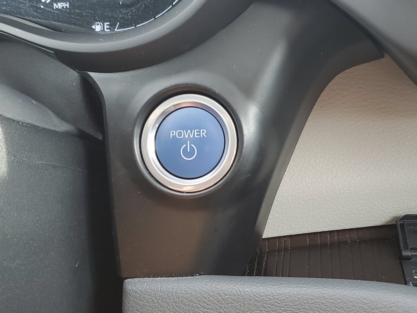 Certified 2024 Toyota Sienna XLE FWD image 30