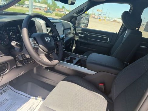 New 2026 RAM 2500 Big Horn AWD/4WD image 16