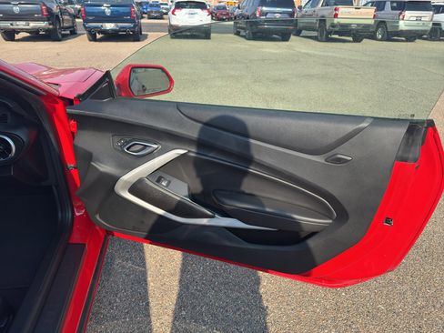 Used 2020 Chevrolet Camaro LT image 12