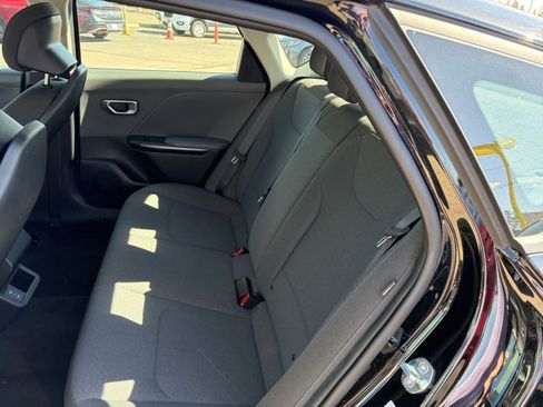 Used 2025 Kia K4 LXS image 24