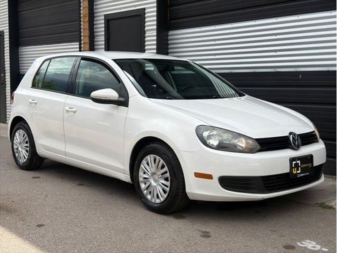 Used 2013 Volkswagen Golf 4-Door FWD image 11