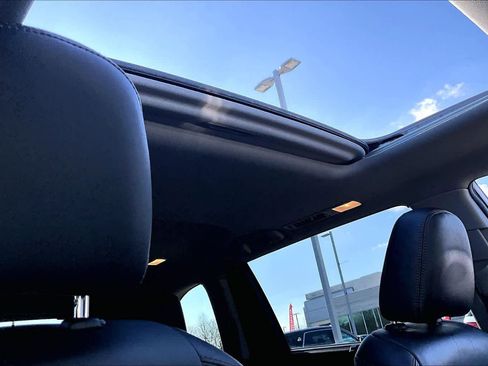 Used 2019 Toyota Highlander XLE image 13