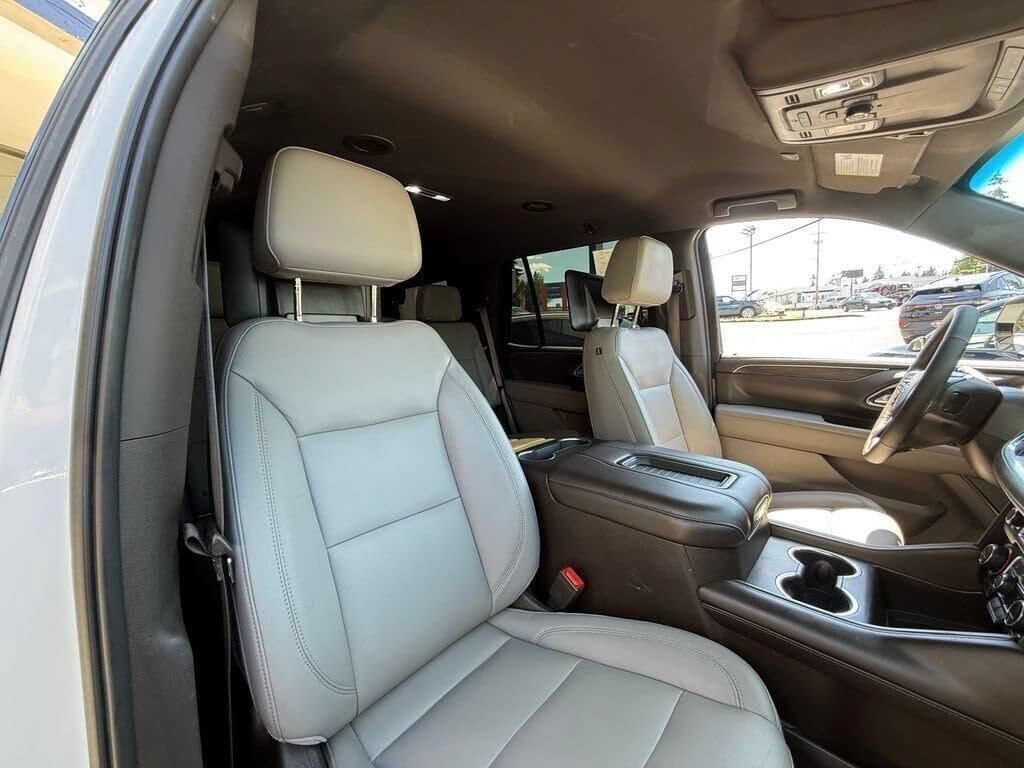 Used 2021 Chevrolet Tahoe Z71 w/ Luxury Package AWD/4WD image 10