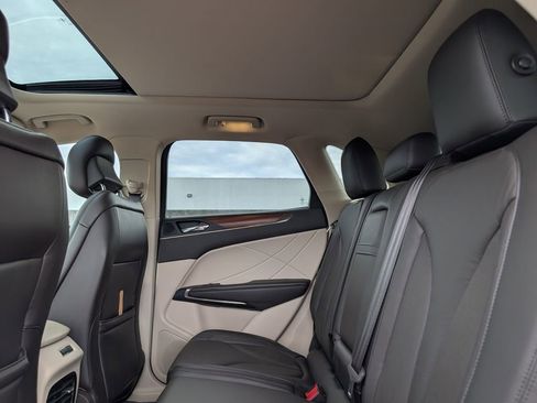 Used 2017 Lincoln MKC Select w/ Lincoln MKC Climate Package image 10