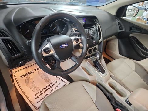 Used 2012 Ford Focus SE FWD image 10