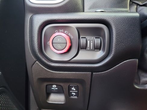 Used 2019 RAM 1500 Big Horn AWD/4WD image 31