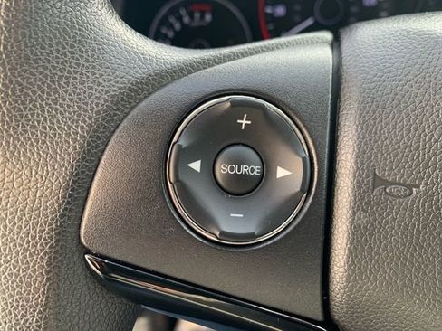 Used 2022 Honda HR-V LX image 28