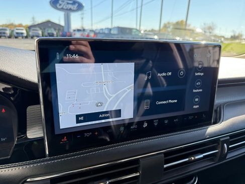 Used 2024 Lincoln Corsair AWD image 26