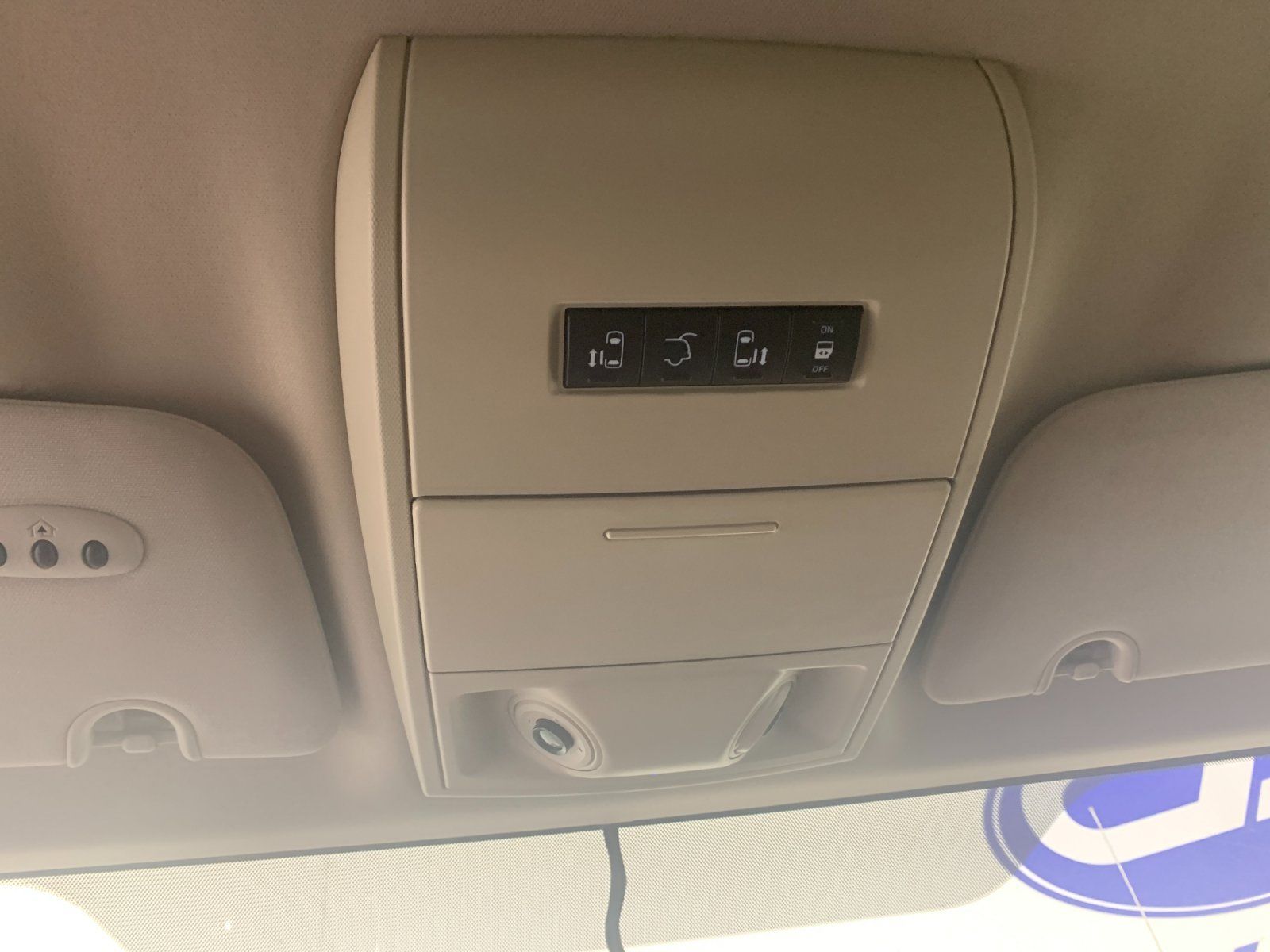 Used 2015 Chrysler Town & Country Touring w/ Trailer Tow Group FWD image 25
