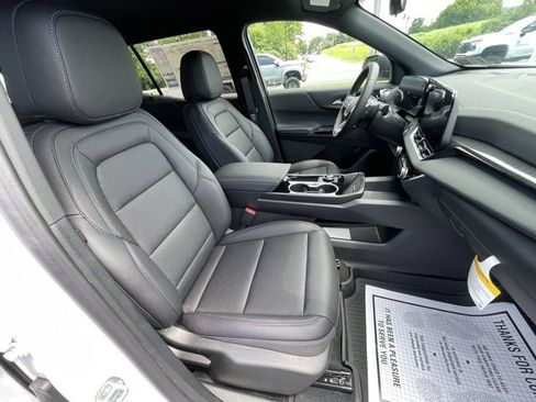 New 2026 Chevrolet Equinox LT w/ Convenience Package II image 32