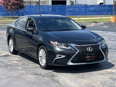 Used 2016 Lexus ES 350 w/ Premium Package w/Wood Trim FWD image 3