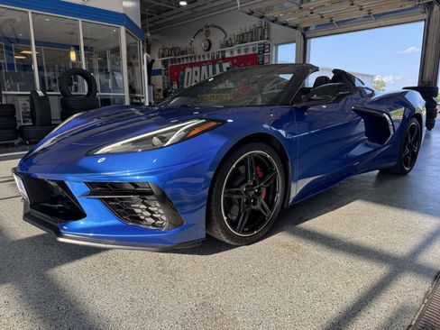 Used 2023 Chevrolet Corvette Stingray Preferred Conv w/ 2LT RWD image 17