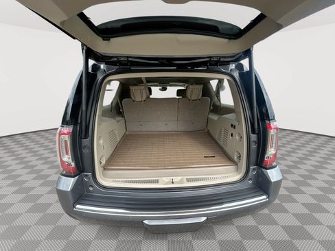 Used 2019 GMC Yukon XL Denali w/ Open Road Package RWD image 22