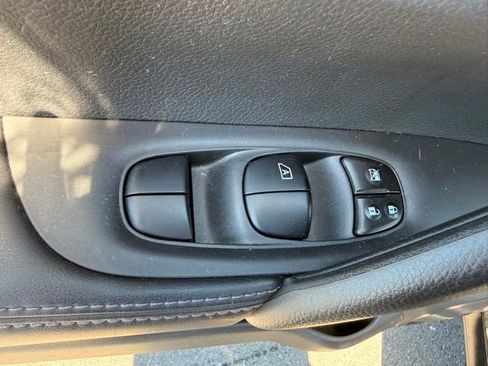 Certified 2017 Nissan Rogue Sport SL w/ SL Premium Package AWD/4WD image 12