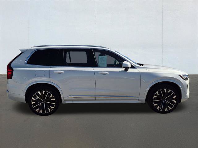 Certified 2026 Volvo XC90 B6 Plus AWD/4WD image 4