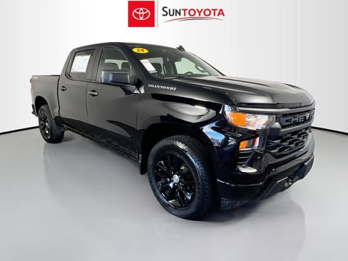 Used 2024 Chevrolet Silverado 1500 Custom image 1