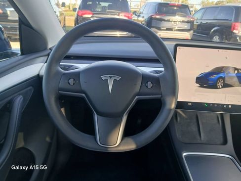Used 2022 Tesla Model Y Long Range AWD/4WD image 40