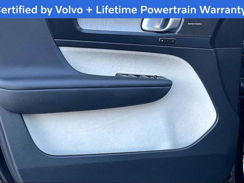 Certified 2023 Volvo XC40 B5 Ultimate w/ Protection Package Premier image 24