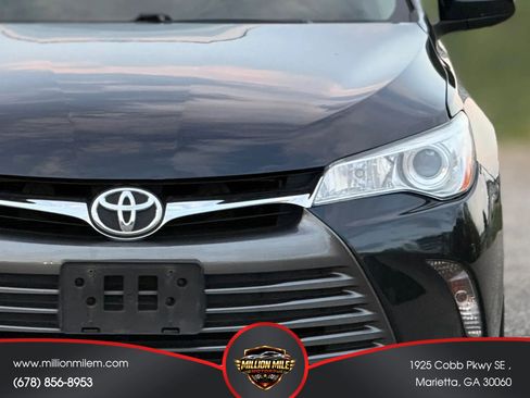 Used 2015 Toyota Camry LE FWD image 12