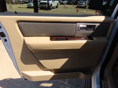 Used 2013 Ford Expedition EL XLT image 20