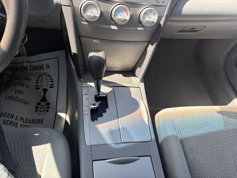 Used 2011 Toyota Camry LE image 21