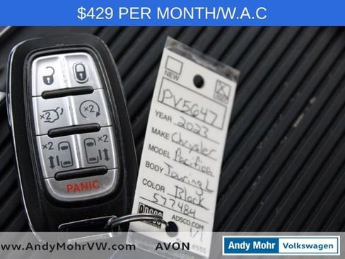 Used 2023 Chrysler Pacifica Touring-L image 34