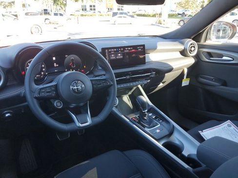 New 2025 Alfa Romeo Tonale image 6