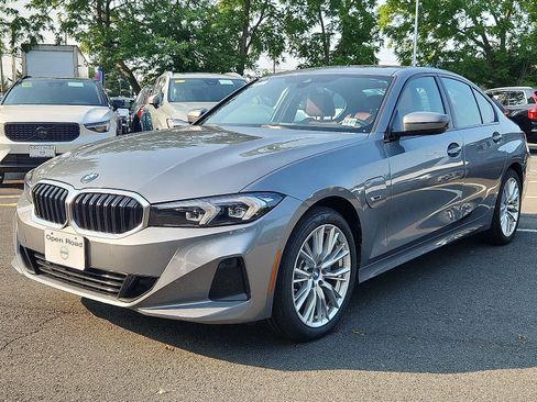 Used 2023 BMW 330e xDrive w/ Premium Package AWD/4WD image 3