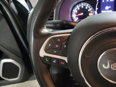 Used 2018 Jeep Renegade Latitude image 22