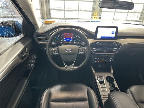 Used 2021 Ford Escape SEL image 2