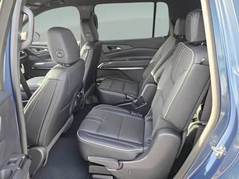 New 2026 Chevrolet Traverse High Country image 12
