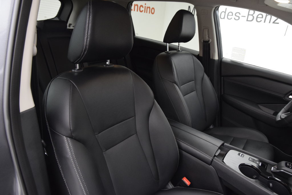Used 2026 Nissan Rogue SL FWD image 17