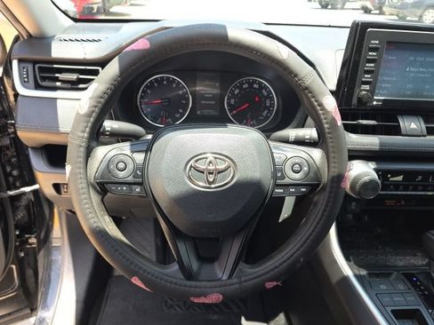 Used 2021 Toyota RAV4 LE w/ Carpet Mat Package (TMS) FWD image 16