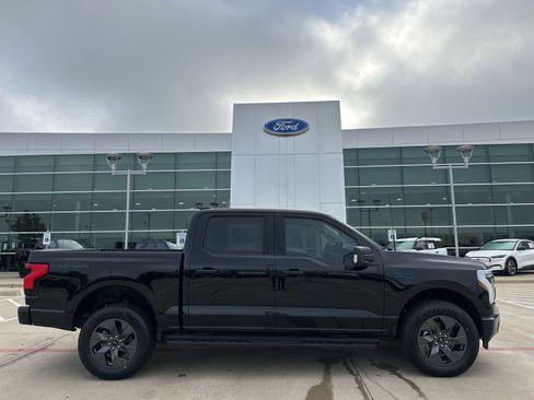 New 2025 Ford F150 Lightning Flash AWD/4WD image 34