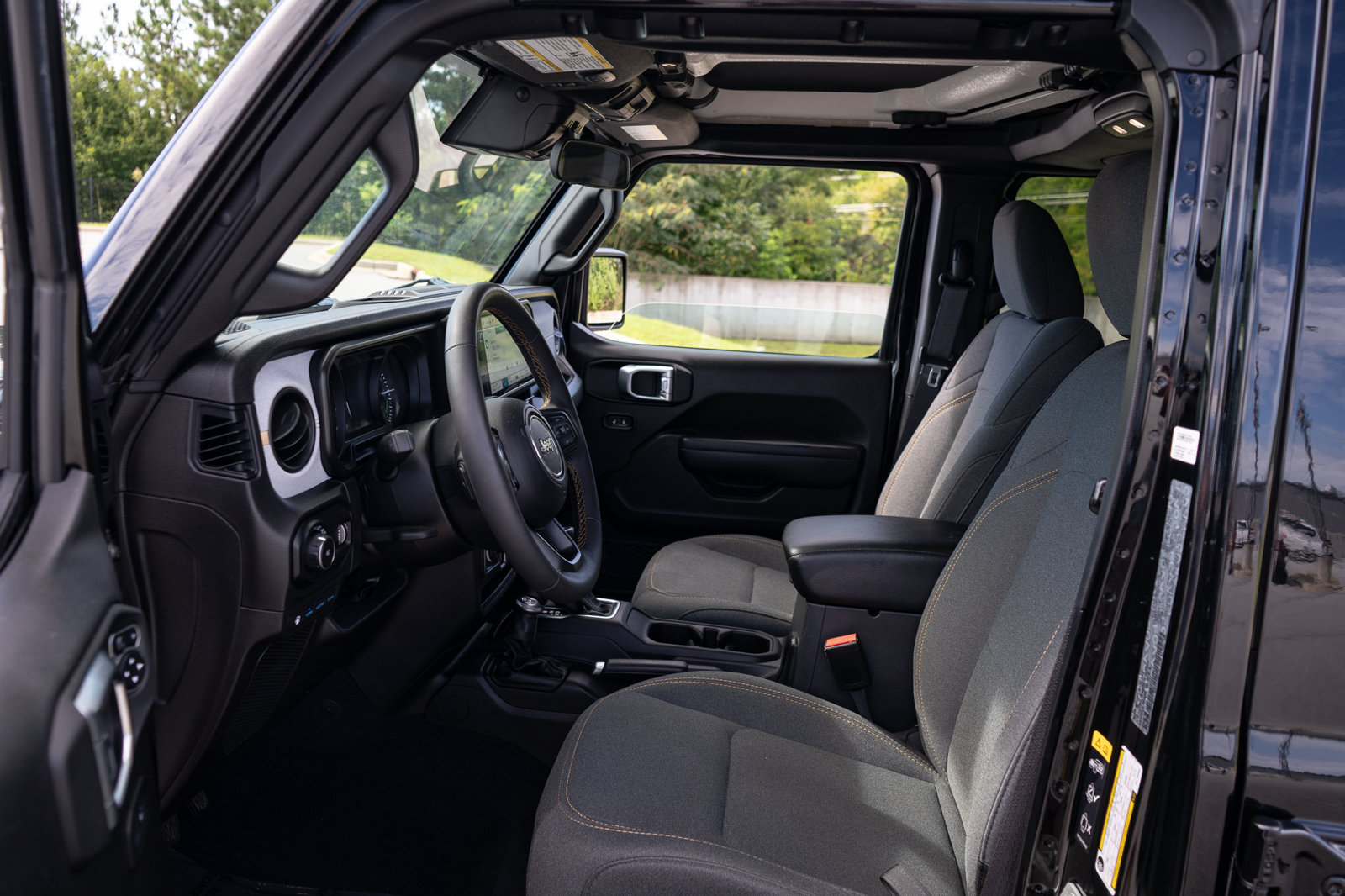 Used 2024 Jeep Wrangler Unlimited w/ Convenience Group AWD/4WD image 14