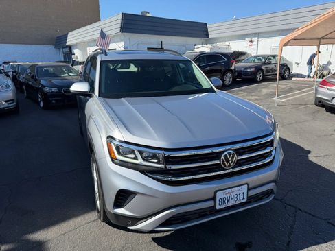 Used 2021 Volkswagen Atlas SE w/ Panoramic Sunroof Package FWD image 12