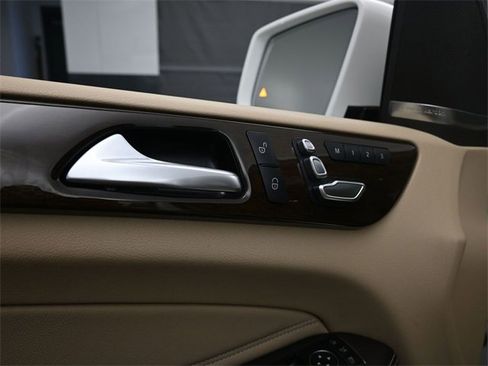 Used 2018 Mercedes-Benz GLE 350 image 24