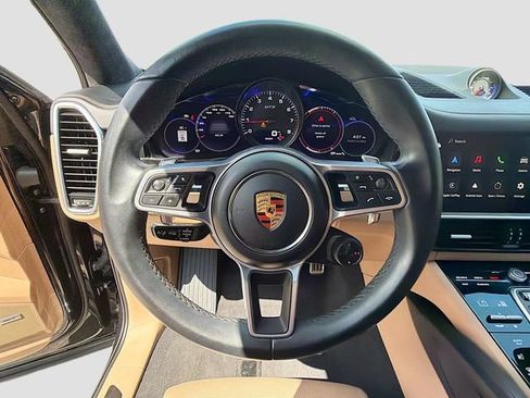Used 2023 Porsche Cayenne GTS AWD/4WD image 39
