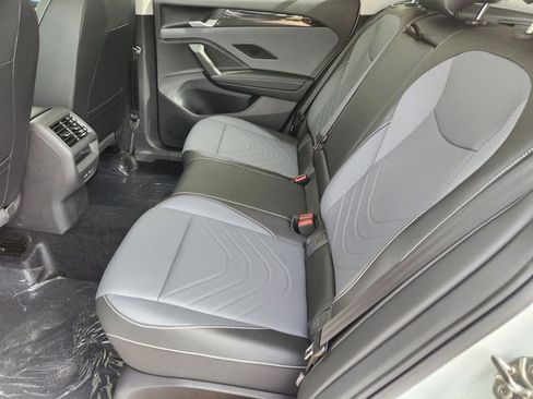 New 2026 Volkswagen Tiguan SE image 28