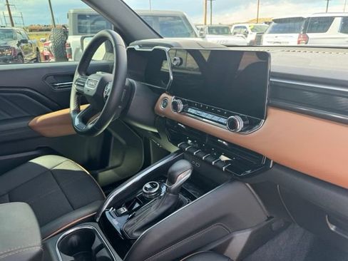 Certified 2025 GMC Canyon AT4 AWD/4WD image 27
