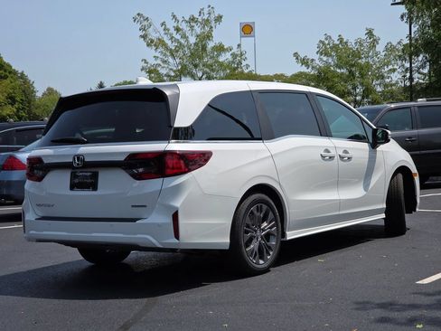 New 2026 Honda Odyssey Touring image 28